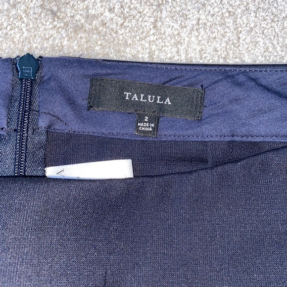 Aritzia Talula Berklee shorts in Navy blue - Picture 2 of 3